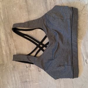 Lululemon sports bra size 6